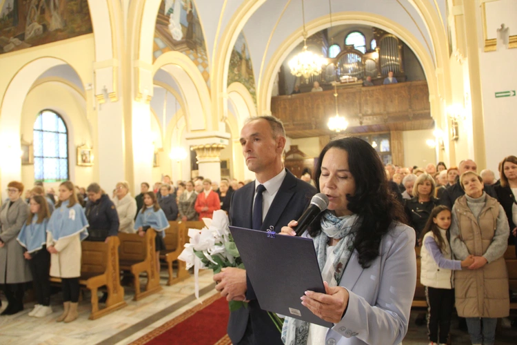 Dar z nieba, sto róż dla Maryi i papieskie błogosławieństwo