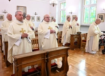 Złoci jubilaci sprawowali Mszę św. z biskupem opolskim