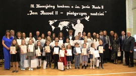Święty Janie Pawle II, prowadź nas w lepsze jutro