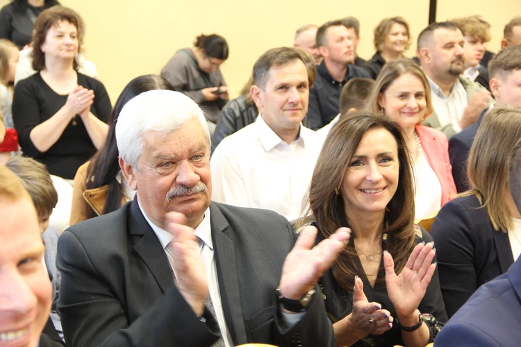 Zabawa. Wręczenie nagród w konkursie "Jan Paweł II - pielgrzym nadziei"