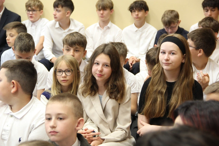 Zabawa. Wręczenie nagród w konkursie "Jan Paweł II - pielgrzym nadziei"