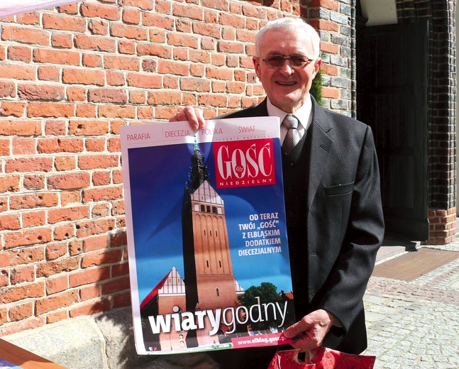 Promocja pierwszego numeru „Gościa Elbląskiego” miała miejsce na placu katedralnym 24 maja 2015 roku.