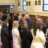 Małżonkowie odnowili  swoją  przysięgę małżeńską.