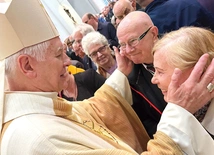  W czasie Mszy św. małżonkowie odnowili przyrzeczenia, dla wielu z nich był to bardzo wzruszający moment.  