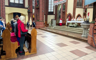 Margaretki z całej archidiecezji spotkały się na modlitwie w kościele jubileuszowym Świętych Apostołów Piotra i Pawła w Katowicach.   