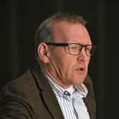 Prof. Bogdan Musiał – polski i niemiecki historyk specjalizujący się w badaniu dziejów Niemiec, Polski i Rosji w XX wieku, zwłaszcza w okresie II wojny światowej i w latach międzywojennych.