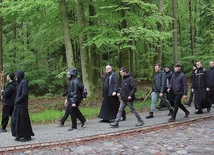Pielgrzymi pokonali pieszo blisko 45 kilometrów przez dwa dni.