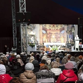  Wszystko odbywało się w namiocie na placu pielgrzymkowym.   