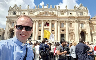 W dniu wyboru papieża ks. Grzegorczyk od samego rana oczekiwał na biały dym.