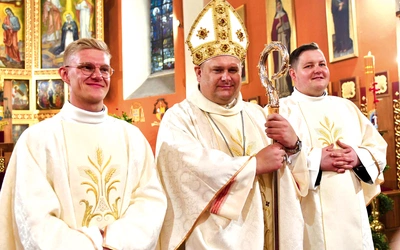 W sobotę 31 maja w parafii pw. Wniebowzięcia NMP w Gorzowie Wlkp. o﻿ 11.00 otrzymają święcenia prezbiteratu z rąk bp. Tadeusza Lityńskiego diakoni Jakub Błażyński (z prawej) z parafii pw. Podwyższenia Krzyża Świętego w Otyniu i Jakub Cieplak z parafii pw. św. Henryka w Sulęcinie. Pamiętajmy o nich w swoich modlitwach.