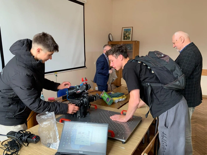 Z robotami za pan brat