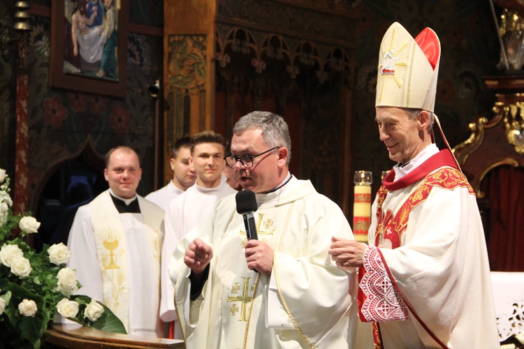 Skrzyszów. Poświęcenie odnowionej kapliczki i reaktywacja ASHNSPJ