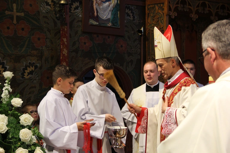 Skrzyszów. Poświęcenie odnowionej kapliczki i reaktywacja ASHNSPJ