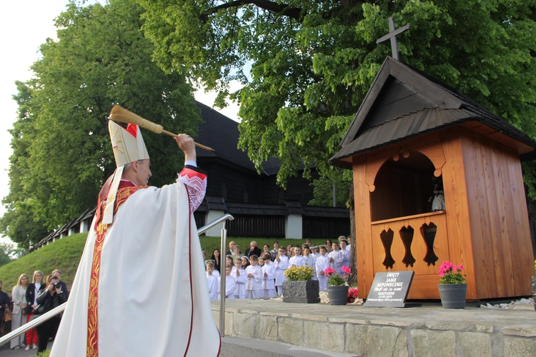 Skrzyszów. Poświęcenie odnowionej kapliczki i reaktywacja ASHNSPJ
