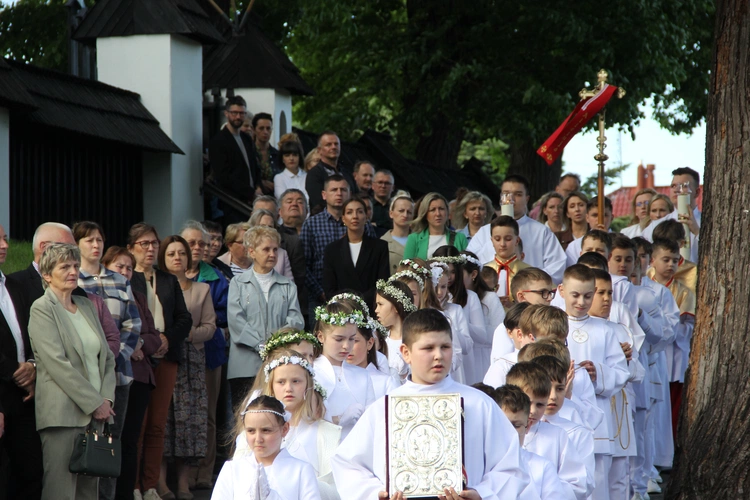 Skrzyszów. Poświęcenie odnowionej kapliczki i reaktywacja ASHNSPJ