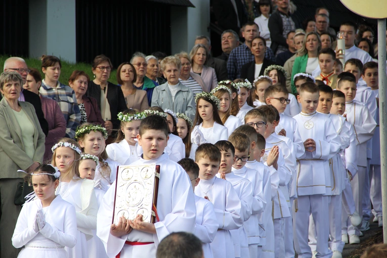 Skrzyszów. Poświęcenie odnowionej kapliczki i reaktywacja ASHNSPJ