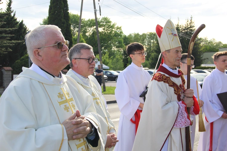 Skrzyszów. Poświęcenie odnowionej kapliczki i reaktywacja ASHNSPJ