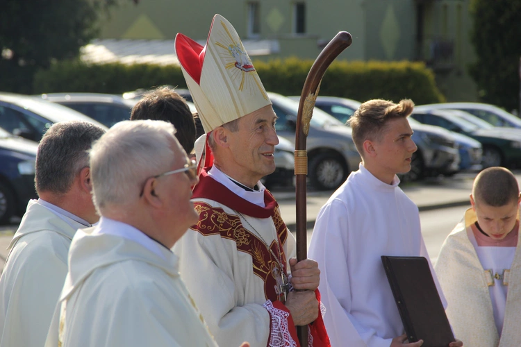 Skrzyszów. Poświęcenie odnowionej kapliczki i reaktywacja ASHNSPJ