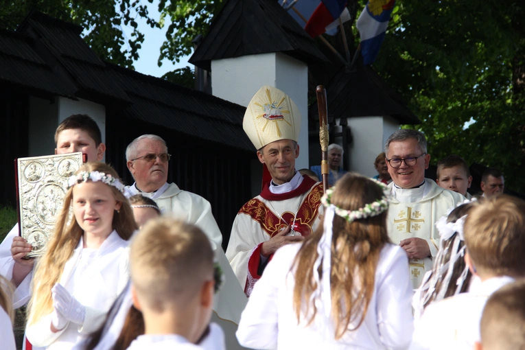 Skrzyszów. Poświęcenie odnowionej kapliczki i reaktywacja ASHNSPJ