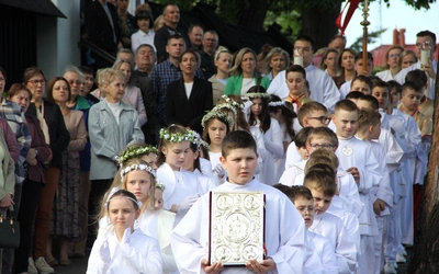 Skrzyszów. Poświęcenie odnowionej kapliczki i reaktywacja ASHNSPJ