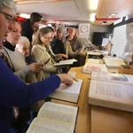 Pismo Święte w bibliobusie