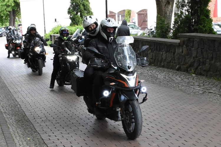 Pielgrzymka motocyklistów do Gniezna