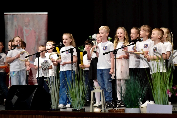 Nidzica. I Powiatowy Festiwal Piosenki Religijnej