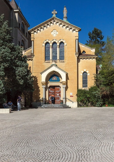 Kościół jezuitów w Paray-le-Monial – sanktuarium św. Klaudiusza de la Colombière'a.