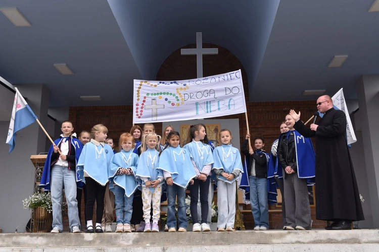 Pielgrzymka DSM w Szczepanowie - prezentacja grup