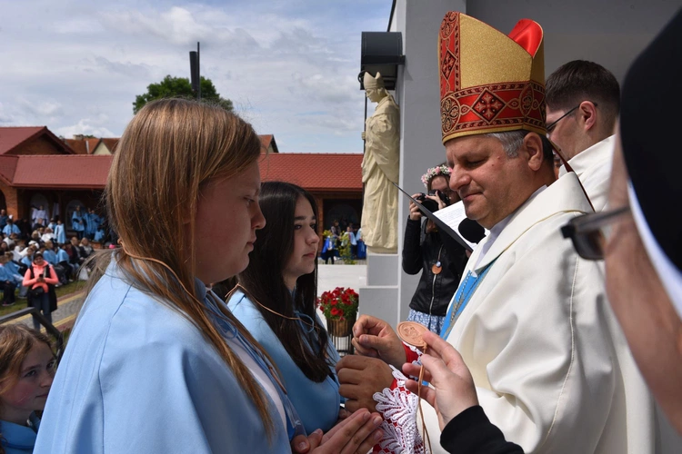 Pielgrzymka DSM do Szczepanowa - błogosławieństwo przewodniczek