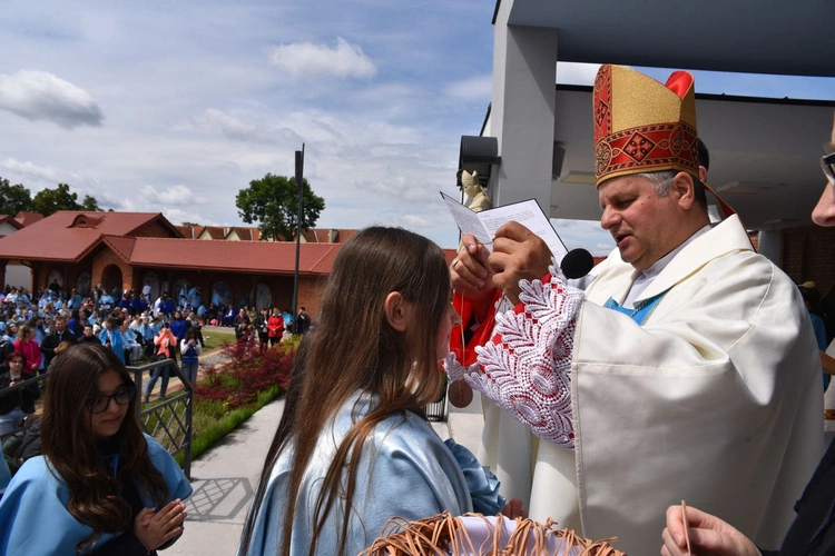 Pielgrzymka DSM do Szczepanowa - błogosławieństwo przewodniczek