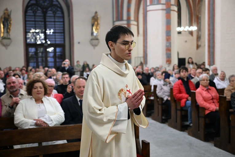 Święcenia diakonatu