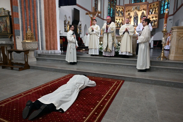 Święcenia diakonatu