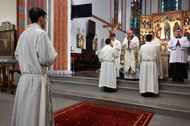 Święcenia diakonatu