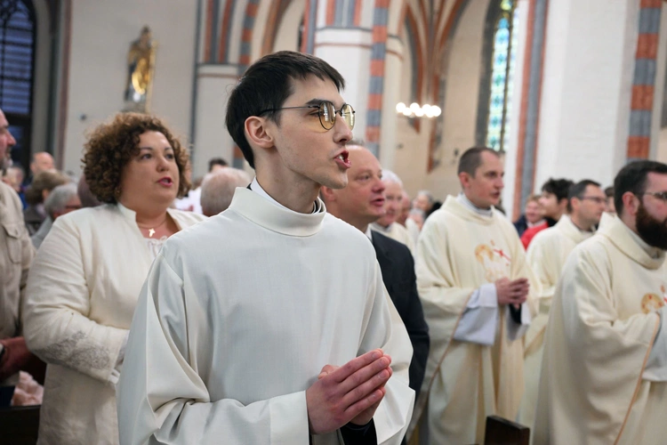 Święcenia diakonatu