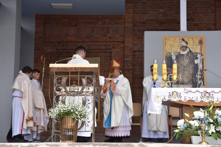 Pielgrzymka DSM do Szczepanowa - błogosławieństwo przewodniczek