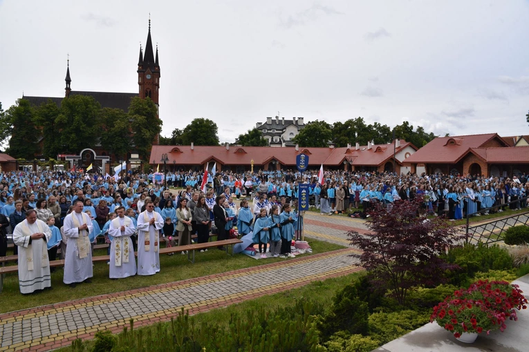 Pielgrzymka DSM do Szczepanowa - Msza św. i integracja