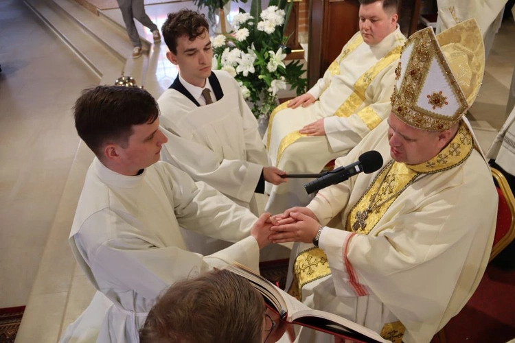 Święcenia diakonatu w głogowskiej kolegiacie