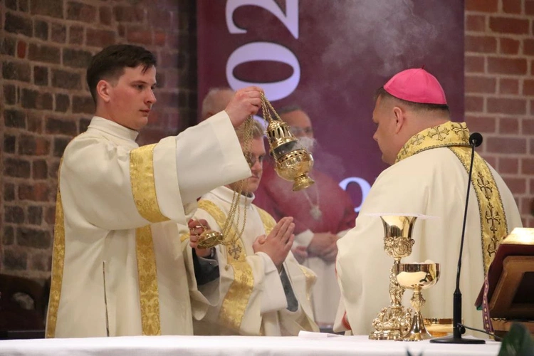 Święcenia diakonatu w głogowskiej kolegiacie