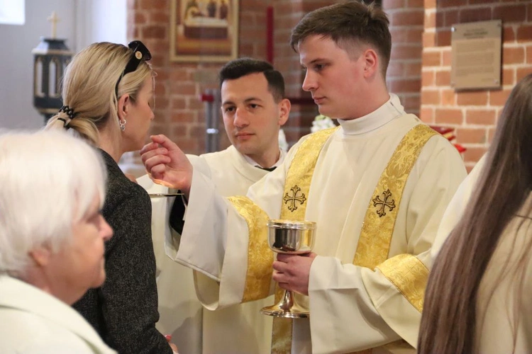 Święcenia diakonatu w głogowskiej kolegiacie