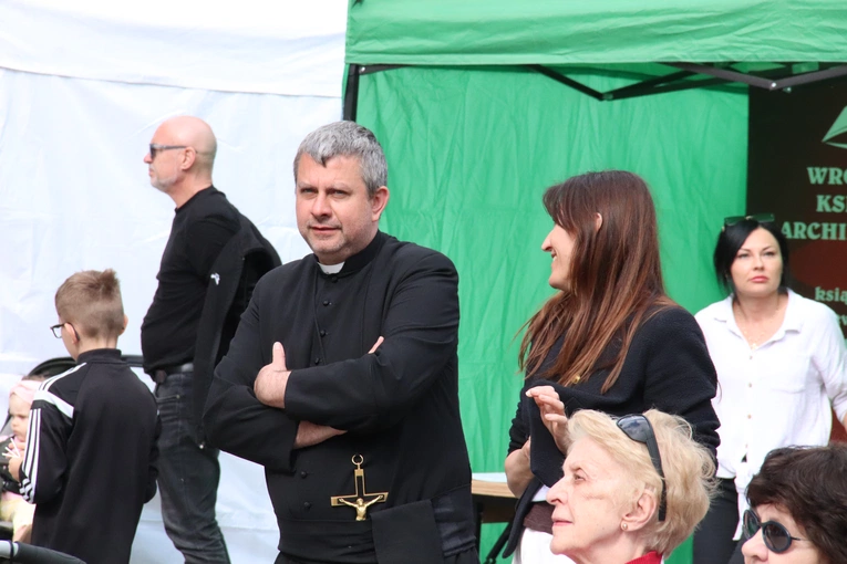 Festyn rodzinny w parafii pw. NMP Królowej Pokoju we Wrocławiu