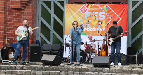 Festyn rodzinny w parafii pw. NMP Królowej Pokoju we Wrocławiu