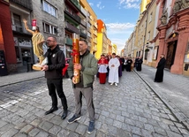 Poszli w drogę za światłem