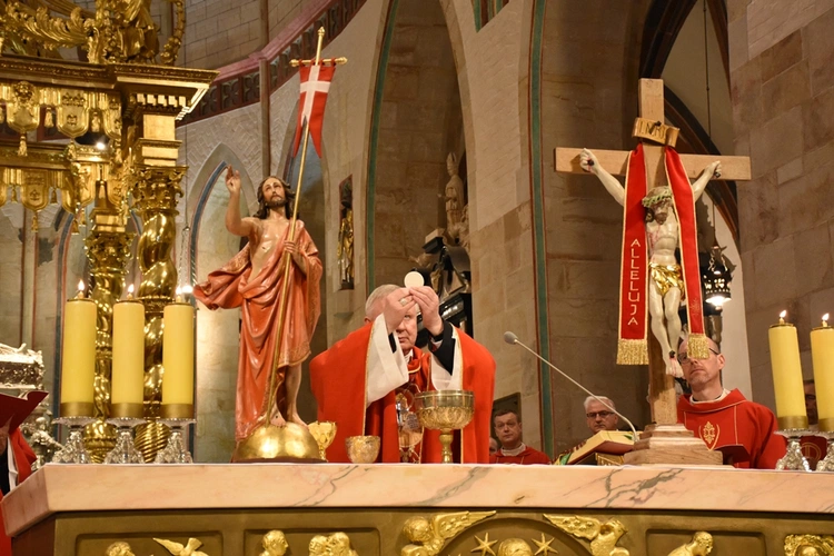 Eucharystia w katedrze gnieźnieńskiej