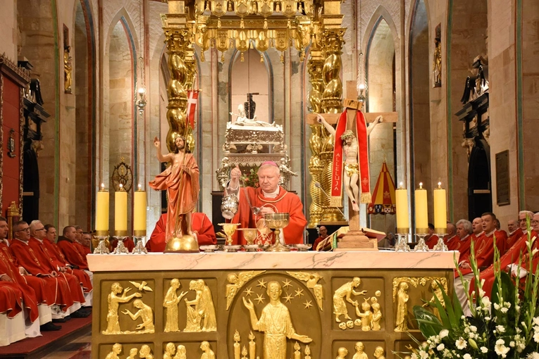 Eucharystia w katedrze gnieźnieńskiej