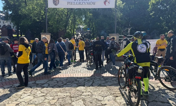 Piekary Śląskie. Tysiące mężczyzn i młodzieńców na Piekarskiej Kalwarii 
