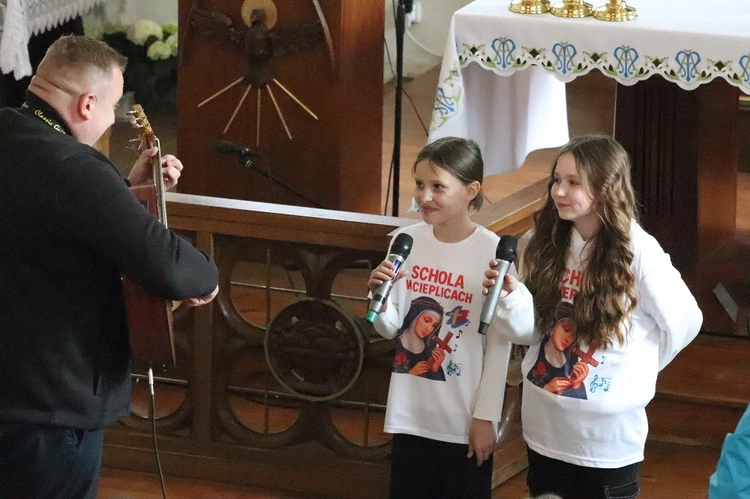 XVI Festiwal Pieśni i Piosneki Religinej w Kmiecinie