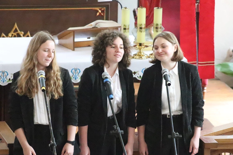 XVI Festiwal Pieśni i Piosneki Religinej w Kmiecinie
