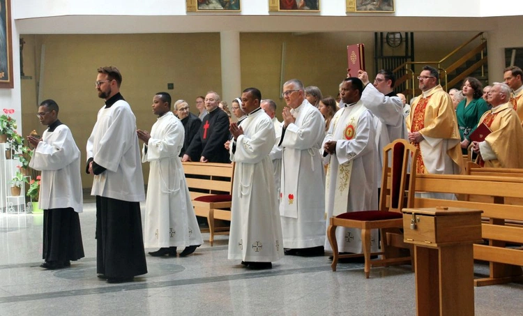 Święcenia diakonatu u kamilianów 