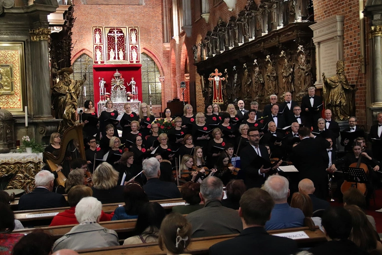 Koncert w katedrze wrocławskiej "Niech zabrzmią głosy kochających serc"